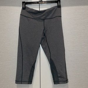 GREY ZELLA YOGA PANTS! Size: Small!
